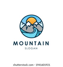 Montañas, sol , onda - vector minamal ilustración de la plantilla. Signo de insignia creativa de aventura al aire libre. Elemento de diseño gráfico.