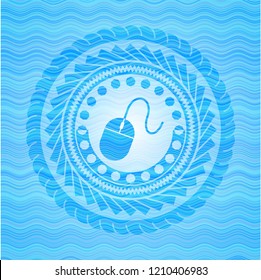 mouse icon inside light blue water wave emblem background.