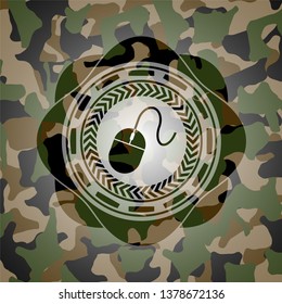 mouse icon on camo pattern