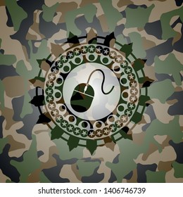 mouse icon on camo pattern