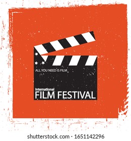 Afiche del festival de cine para tu diseño. Volante de cine. Ilustración gráfica de la industria cinematográfica con tabla de planchar.