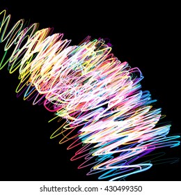 Trasladando líneas coloridas de fondo abstracto