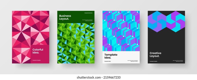Cubierta de catálogo multicolores de la colección de concepto de vector de diseño A4. Conjunto de diseño de rótulos de formas geométricas creativas.