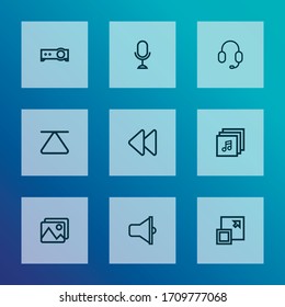 Iconos multimedia conjunto de líneas con micrófono, rebobinar, ensanchar y otros elementos de presentación. Iconos multimedia de ilustraciones vectoriales aisladas.