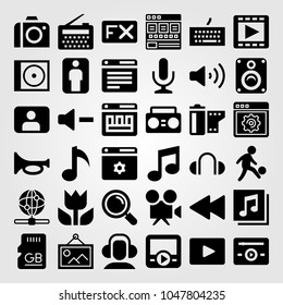Multimedia-Symbole gesetzt. Vektorgrafik-Rückwind, Lautstärke, Tastatur und Kopfhörer