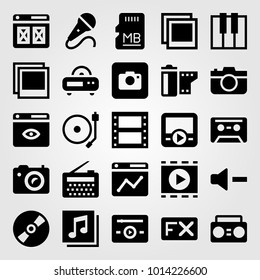 Multimedia vector icon set. keyboard, quaver, radio and volume