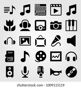 Conjunto de iconos vectoriales multimedia. macro, memoria, disco compacto y reproductor de películas