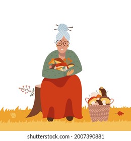 Concepto de recolección o caza de hongos. Vieja encuentra hongo en el bosque. Ancianos activos. Señora mayor sentada con una canasta, sosteniendo hongos cosechados en temporada de otoño. Ilustración plana vectorial.