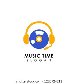 music logo design with headphone and vinyl illustration. dj logo design template