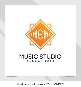 Diseño del logotipo de estudio de música letra inicial e con diseño de línea y espacio negativo