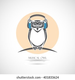 Musical owl icon.