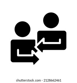 Mutual feedback black glyph icon. Sharing opinions with coworker on business project. Professional partnership. Silhouette symbol on white space. Solid pictogram. Vector isolated illustration