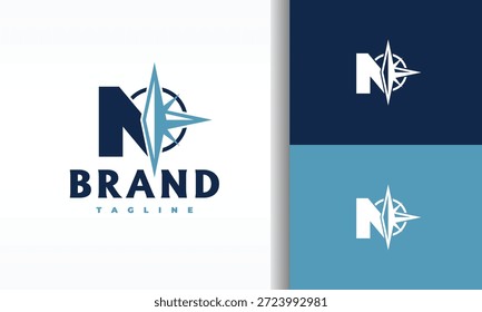 Logotipo da marca de navegação do norte com bússola e letra N