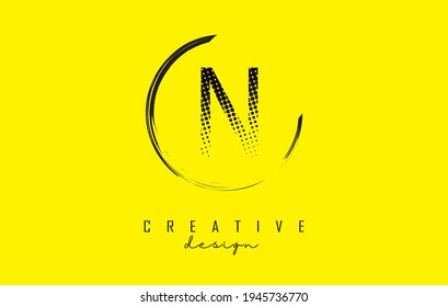 N diseño de logotipo de letra con cuadrados negros y marco de círculo sobre fondo amarillo brillante. Ilustración vectorial creativa con letra N.