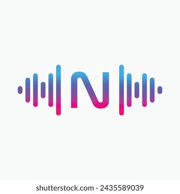 N letra con elemento de reproductor de música Pulse. Plantilla de logotipo de música electrónica, ecualizador, tienda, dj, discoteca, discoteca. Concepto de logotipo de onda de audio, tecnología multimedia temática, vector de forma abstracta