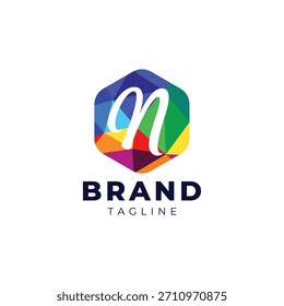 n logotipo geométrico vibrante com um "n" moderno que reflete criatividade e inovação.
