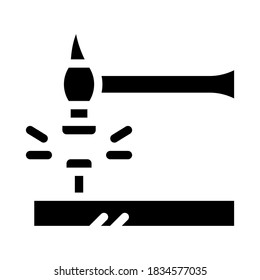 vector de icono de glifo de martilleo de uñas. signo de martilleo de uñas. símbolo de contorno aislado ilustración negra