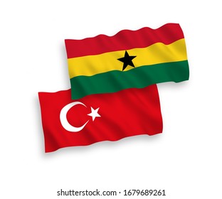 Banderas de olas de tela vectorial nacional de Turquía y Ghana aisladas en fondo blanco. 1 a 2 proporciones.