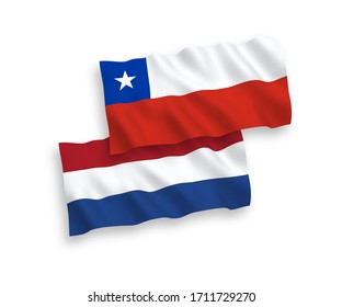 Nationale Vektorillustration-Wellen-Flaggen von Chile und den Niederlanden einzeln auf weißem Hintergrund. 1 bis 2 %.