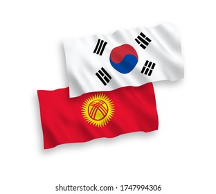 Banderas de olas de tela vectorial nacional de Corea del Sur y Kirguistán aisladas en fondo blanco. de 1 a 2.
