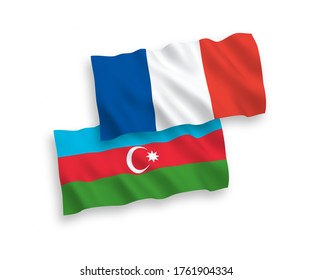Banderas de ondulación de tela vectorial nacional de Francia y Azerbaiyán aisladas en fondo blanco. de 1 a 2.