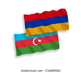 Banderas de ondulación de tela vectorial nacional de Azerbaiyán y Armenia aisladas en fondo blanco. de 1 a 2.