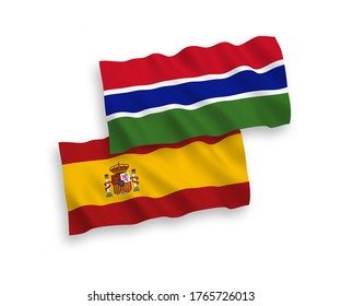 Banderas de olas de tela vectorial nacional de la República de Gambia y España aisladas en fondo blanco. de 1 a 2.