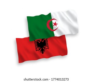 Banderas de olas de tela vectorial nacional de Albania y Argelia aisladas en fondo blanco. de 1 a 2.