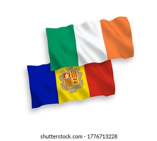 Banderas de olas de tejido vectorial nacional de Irlanda y Andorra aisladas en fondo blanco. de 1 a 2.