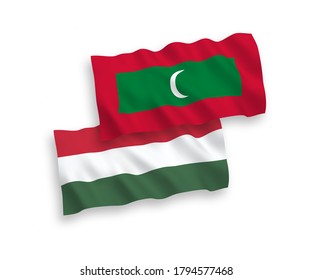 Banderas de olas de tela vectorial nacional de Maldivas y Hungría aisladas en fondo blanco. de 1 a 2.