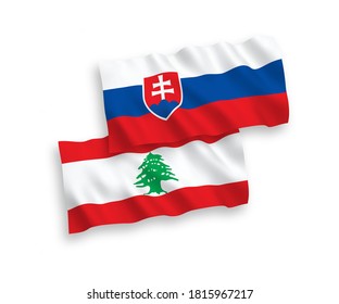 Banderas de olas de tela vectorial nacional de Eslovaquia y Líbano aisladas en fondo blanco. de 1 a 2.