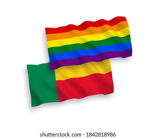 Banderas de tela vectorial nacional ondean banderas del orgullo gay arcoiris y Benín aislado en fondo blanco. 
