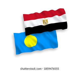 Nationale Vektor-Wellen-Flaggen von Palau und Ägypten einzeln auf weißem Hintergrund. 1 bis 2 %.