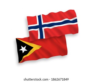 Nationale Vektorgrafik-Wellenflags von Norwegen und Osttimor einzeln auf weißem Hintergrund. 1 bis 2 %.
