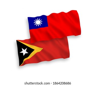 Nationale Vektor-Wellen-Flaggen von Osttimor und Taiwan einzeln auf weißem Hintergrund. 1 bis 2 %.