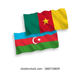 Nationale Vektor-Wellen-Flaggen von Kamerun und Aserbaidschan einzeln auf weißem Hintergrund. 1 bis 2 %.