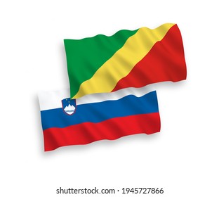 Nationale Vektor-Wellen-Flaggen von Slowenien und der Republik Kongo einzeln auf weißem Hintergrund. 1 bis 2 %.