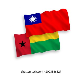 Banderas de olas de tela vectorial nacional de la República de Guinea Bissau y Taiwán aisladas en fondo blanco. de 1 a 2.
