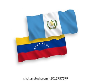 Nationale Vektor-Wellen-Flaggen von Venezuela und der Republik Guatemala einzeln auf weißem Hintergrund. 1 bis 2 %.