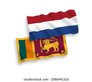 Banderas de ondulación de tela vectorial nacional de Sri Lanka y los Países Bajos aisladas sobre fondo blanco. de 1 a 2.