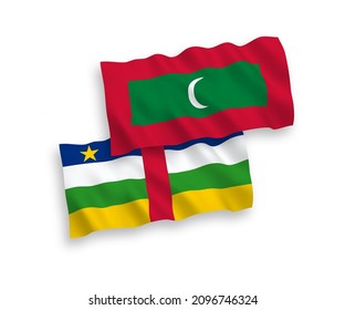 Banderas de olas de tela vectorial nacional de la República Centroafricana y Maldivas aisladas en fondo blanco. de 1 a 2.