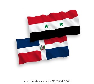 Banderas de olas de tela vectorial nacional de República Dominicana y Siria aisladas en fondo blanco. de 1 a 2.