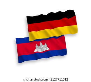 Banderas de olas de tela vectorial nacional de Alemania y el Reino de Camboya aisladas en fondo blanco. de 1 a 2.