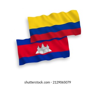 Banderas de olas de tela vectorial nacional del Reino de Camboya y Colombia aisladas en fondo blanco. de 1 a 2.