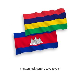 Banderas de ondulación de tela vectorial nacional del Reino de Camboya y la República de Mauricio aisladas de fondo blanco. de 1 a 2.