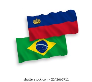 Banderas de olas de tela vectorial nacionales del Brasil y Liechtenstein aisladas sobre fondo blanco. de 1 a 2.