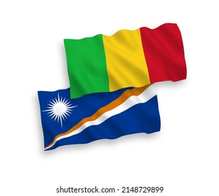 Banderas de olas de tela vectorial nacional de la República de las Islas Marshall y Malí aisladas en fondo blanco. de 1 a 2.