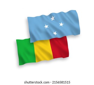 Banderas de ondulación de tela vectorial nacional de los Estados Federados de Micronesia y Malí aisladas en fondo blanco. de 1 a 2.
