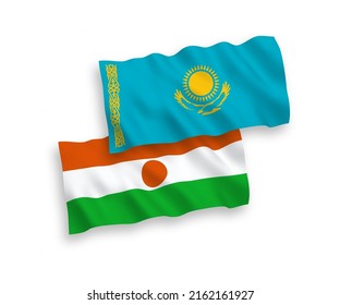Banderas de ondulación de tela vectorial nacional de Kazajistán y la República del Níger aisladas de fondo blanco. de 1 a 2.