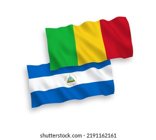 Banderas de la ola de tela vectorial nacional de Nicaragua y Mali aisladas en fondo blanco. de 1 a 2.